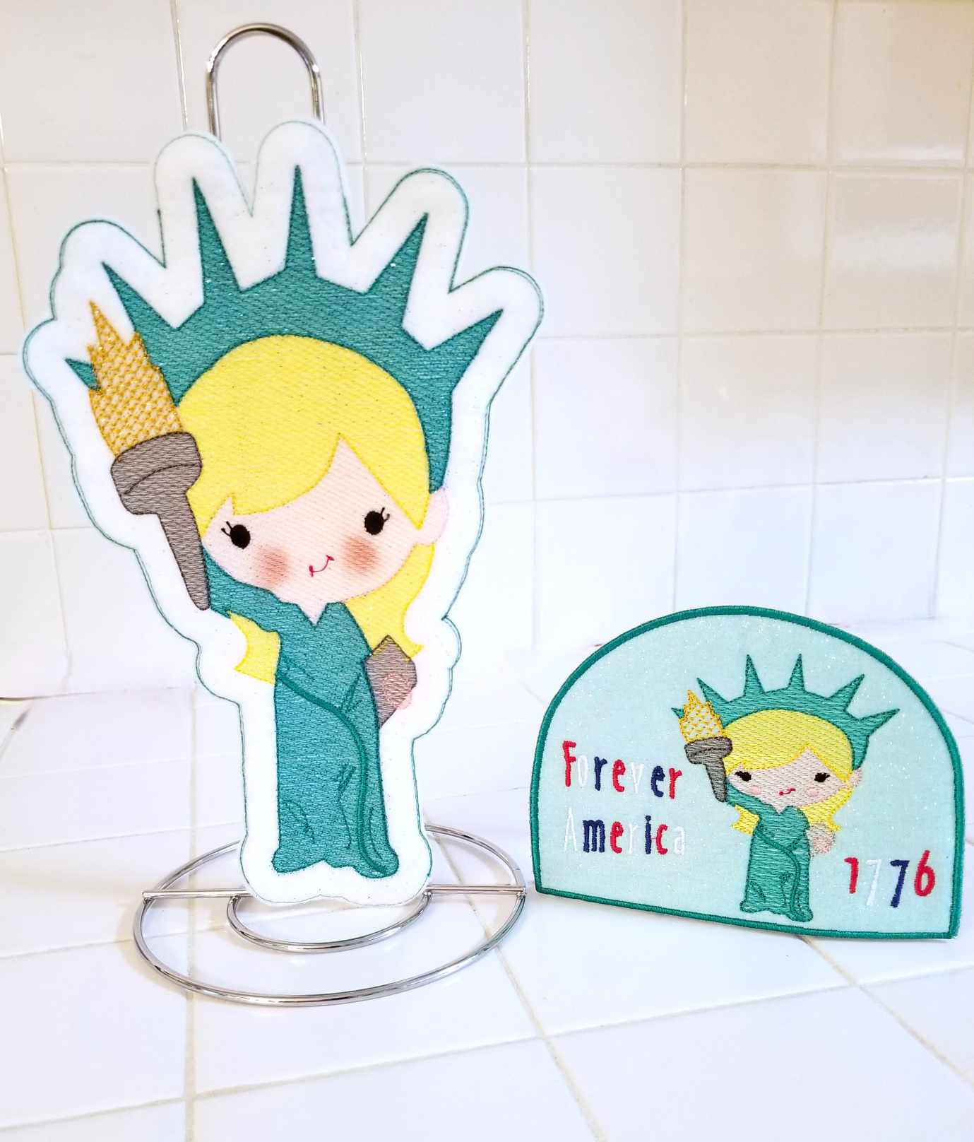 Statue of Liberty ITH Napkin Holder Cover Sketchy design