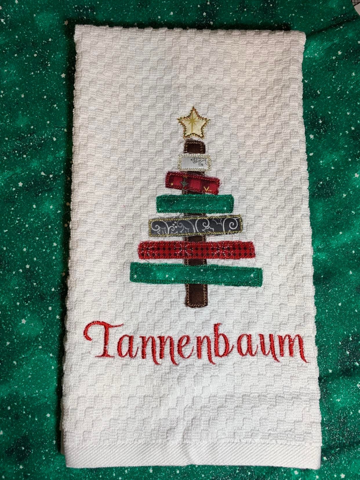 Country Christmas Tree Applique Zig Zag Stitch