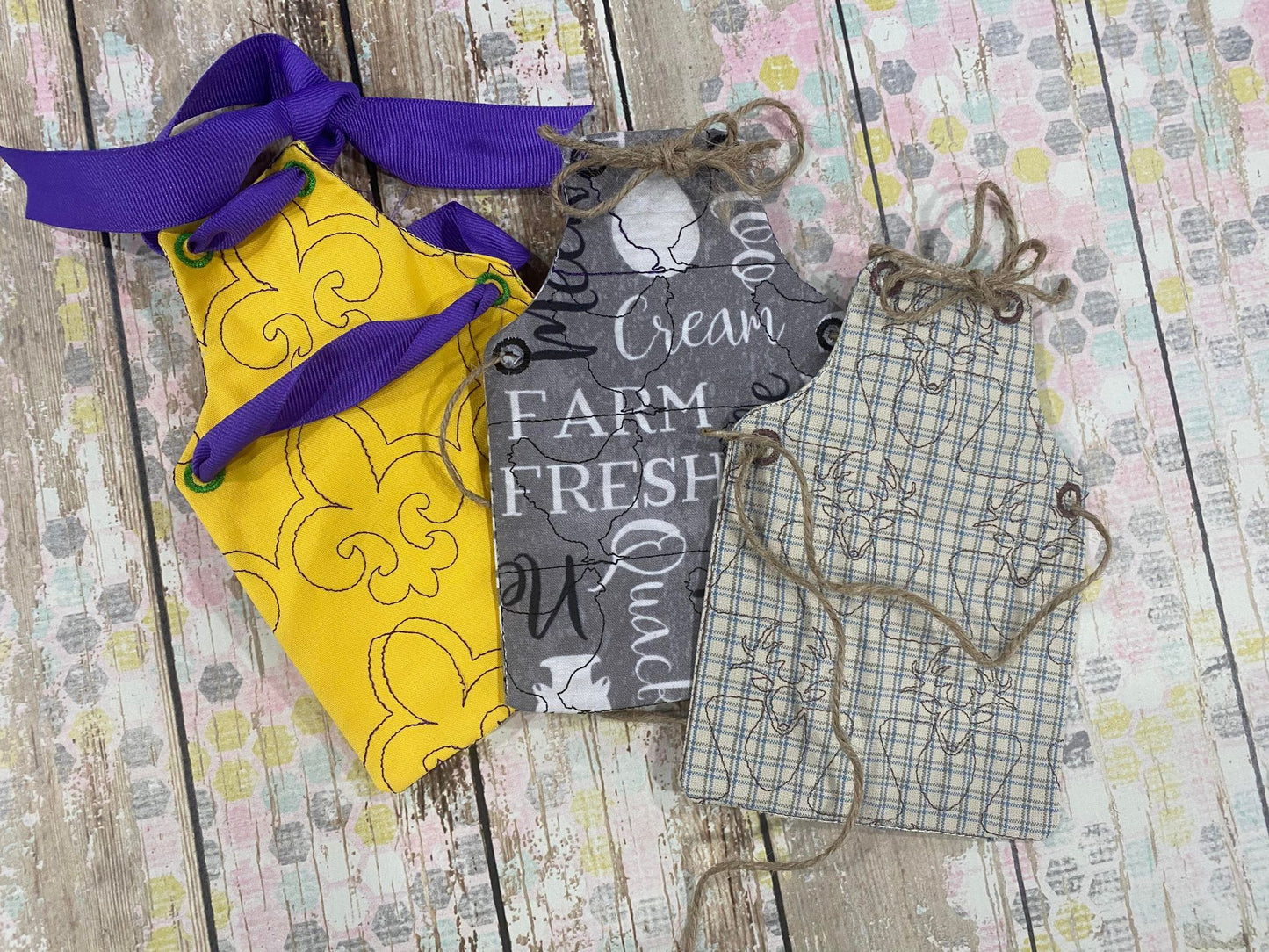 Set of 4 Soap Apron ITH designs