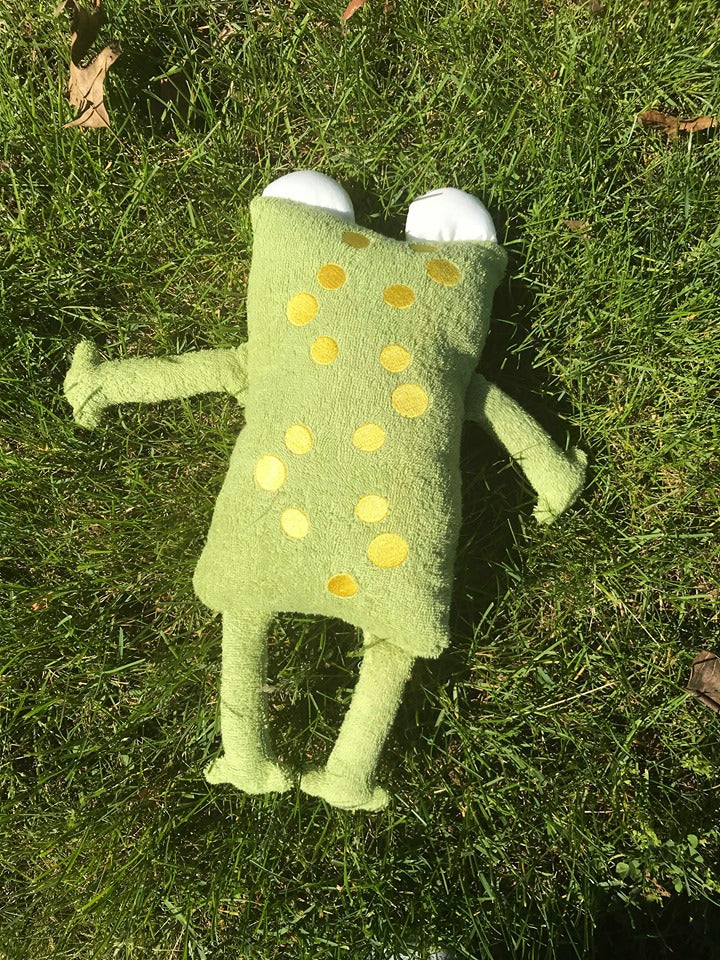 ITH In the Hoop Stuffie Frog machine embroidery design