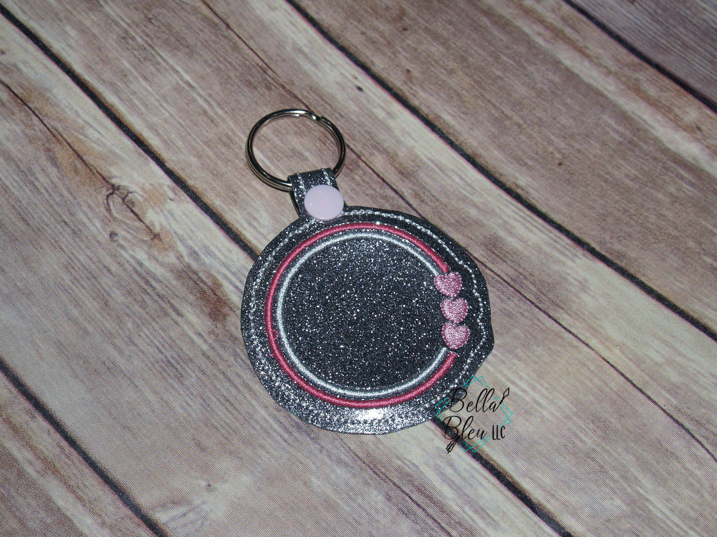 ITH Circle with Hearts Key fob