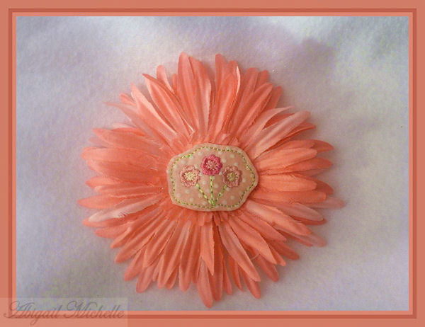 Spring Flowers Feltie Clippie and Bow Center ITH
