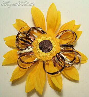 Sunflower Feltie Clippie and Bow Center ITH