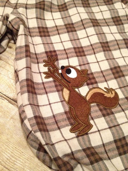 KRD Squirrel Reaching Up