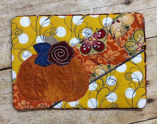 Pumpkin Mug Rug ITH Design