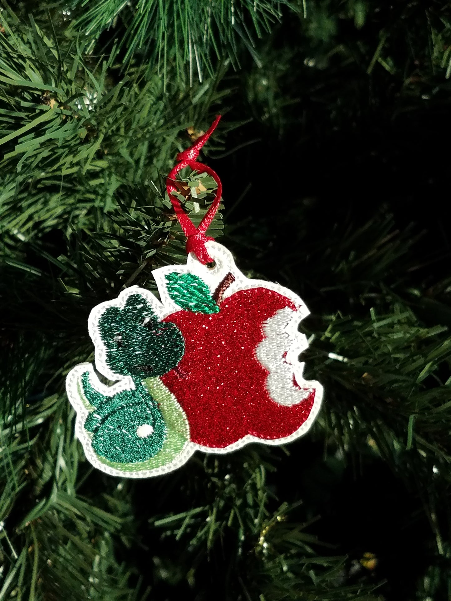 KRD MY JESUS TREE-  APPLE AND SNAKE ORNAMENT