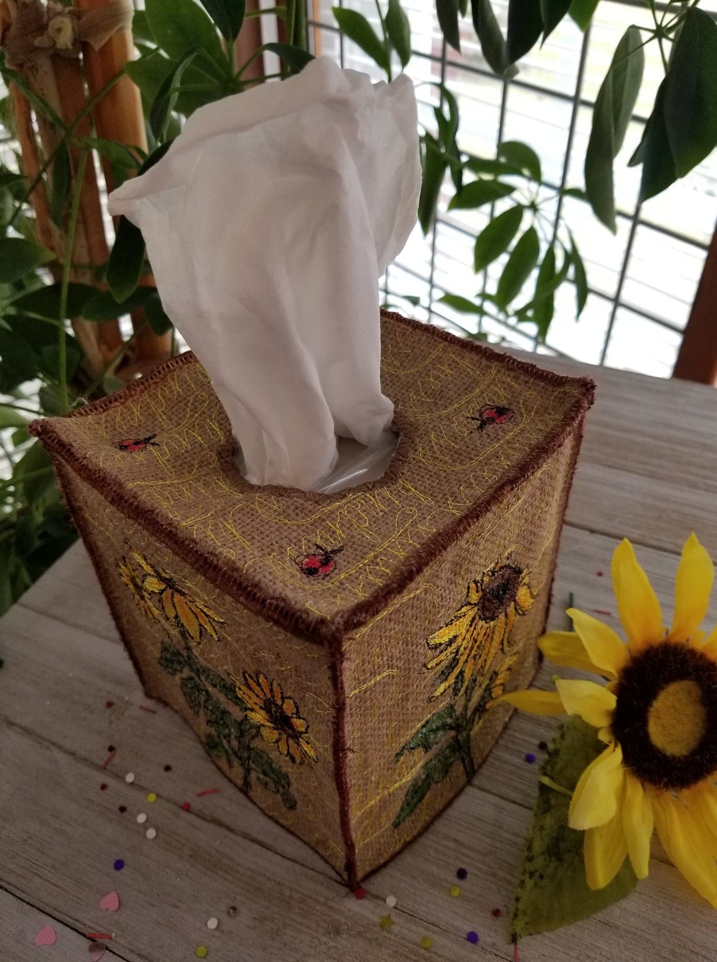 ITH Sunflower Tissue Box Cover