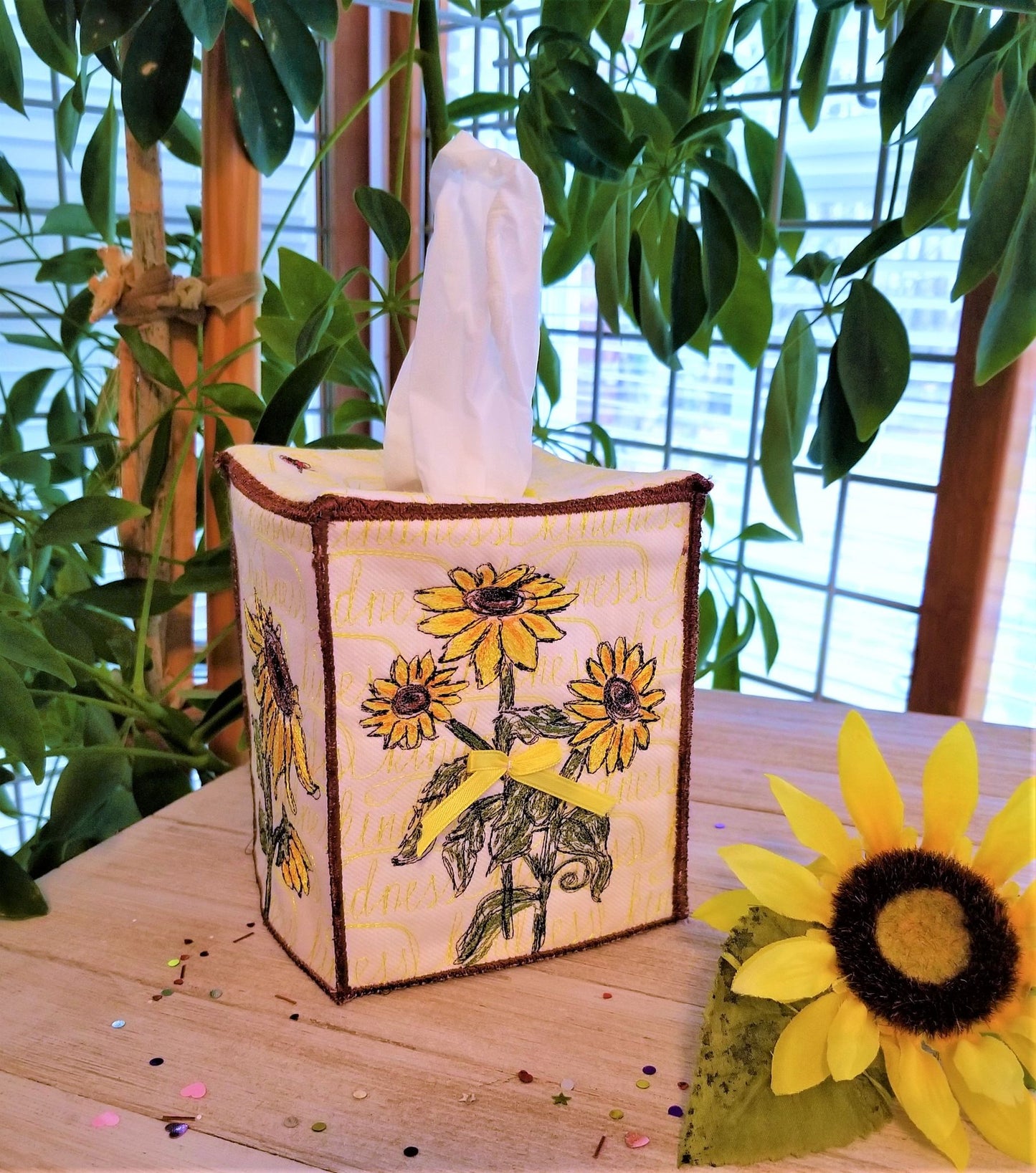 ITH Sunflower Tissue Box Cover