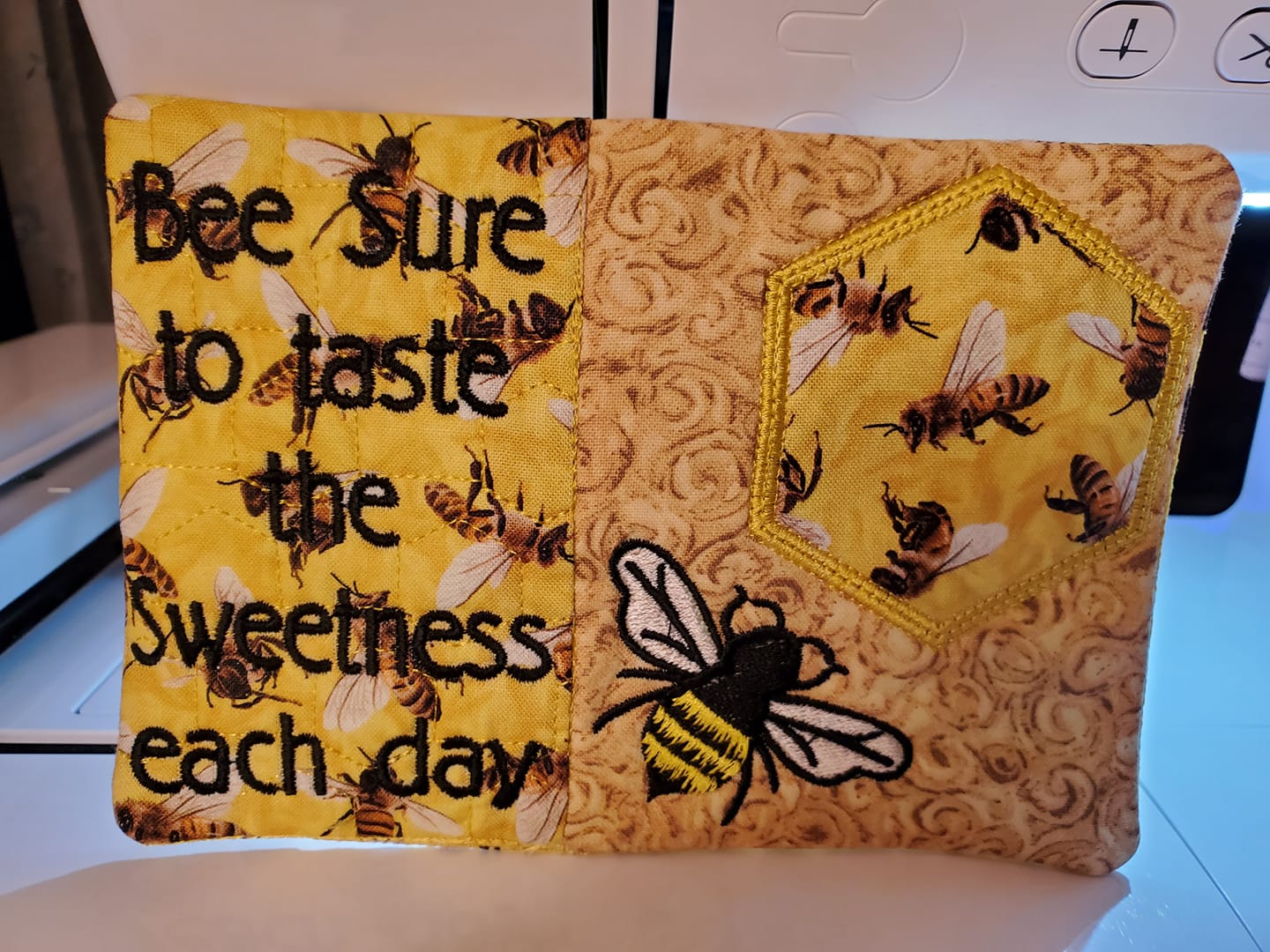ITH Bee Sweetness Mug Rug