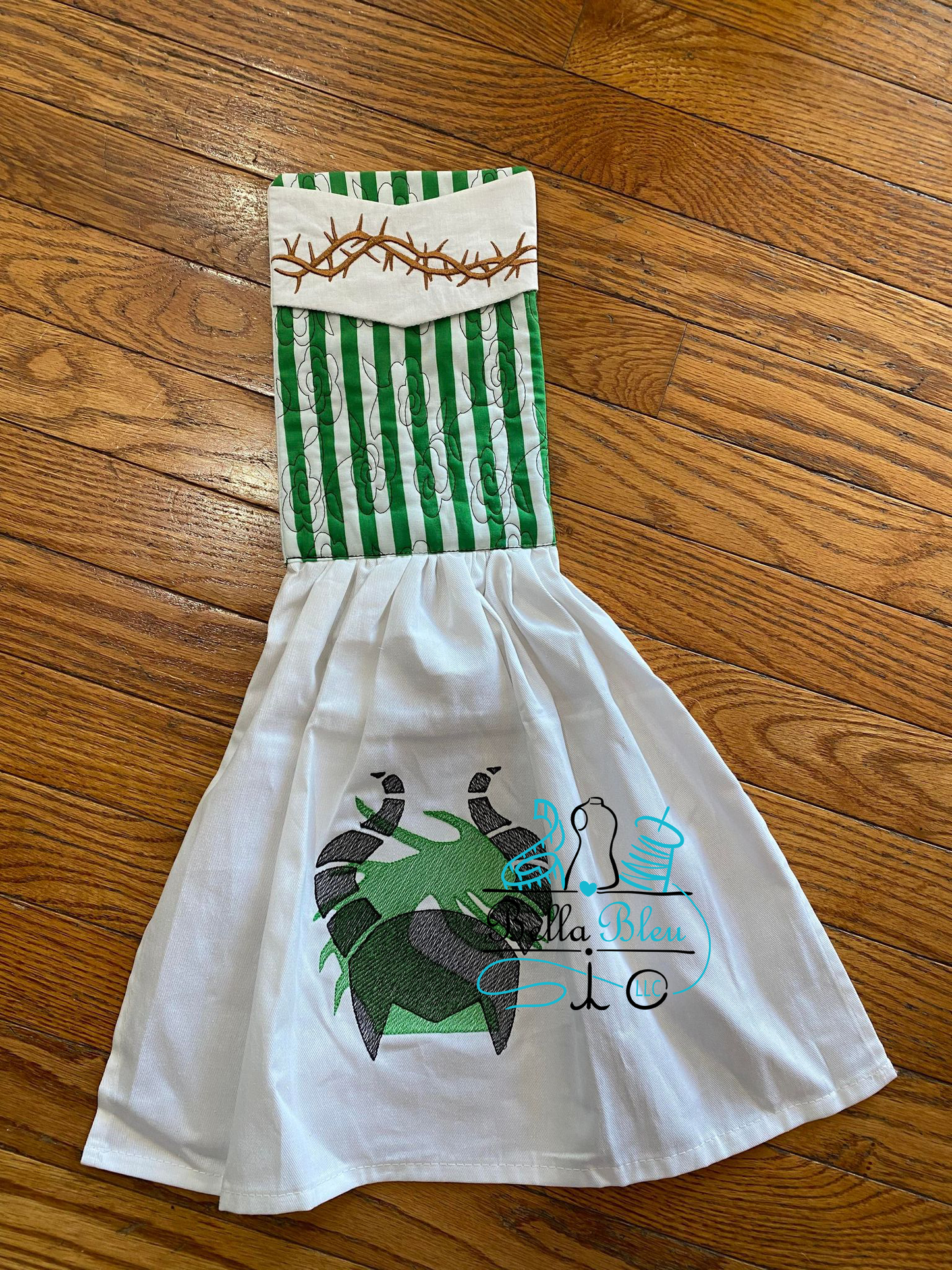 ITH Thorns with Rose Stipple Towel Handle Topper