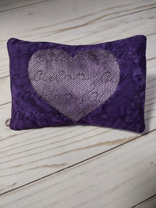 Love ITH Pillow