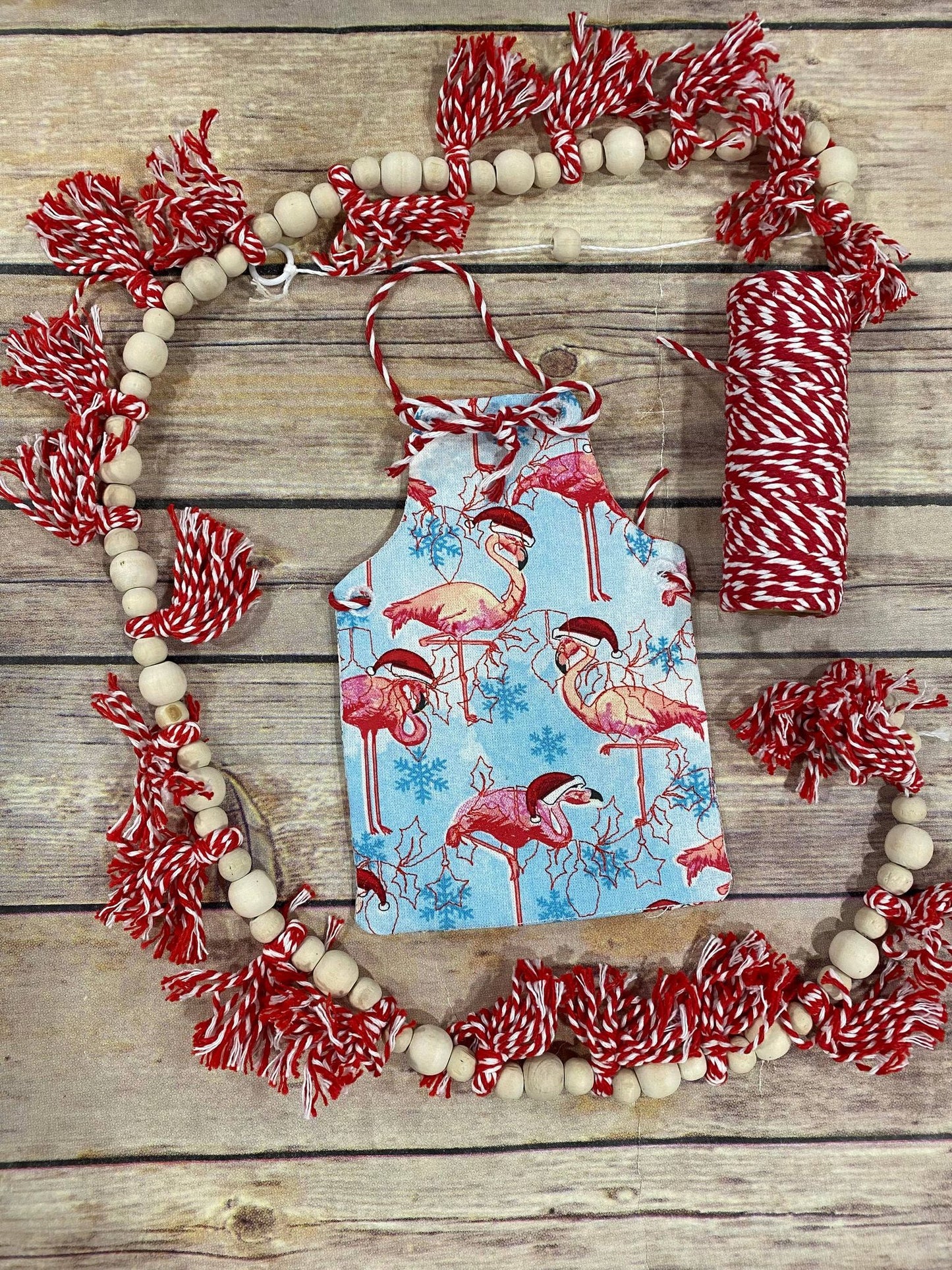 Christmas Garland Stipple Soap Apron ITH design