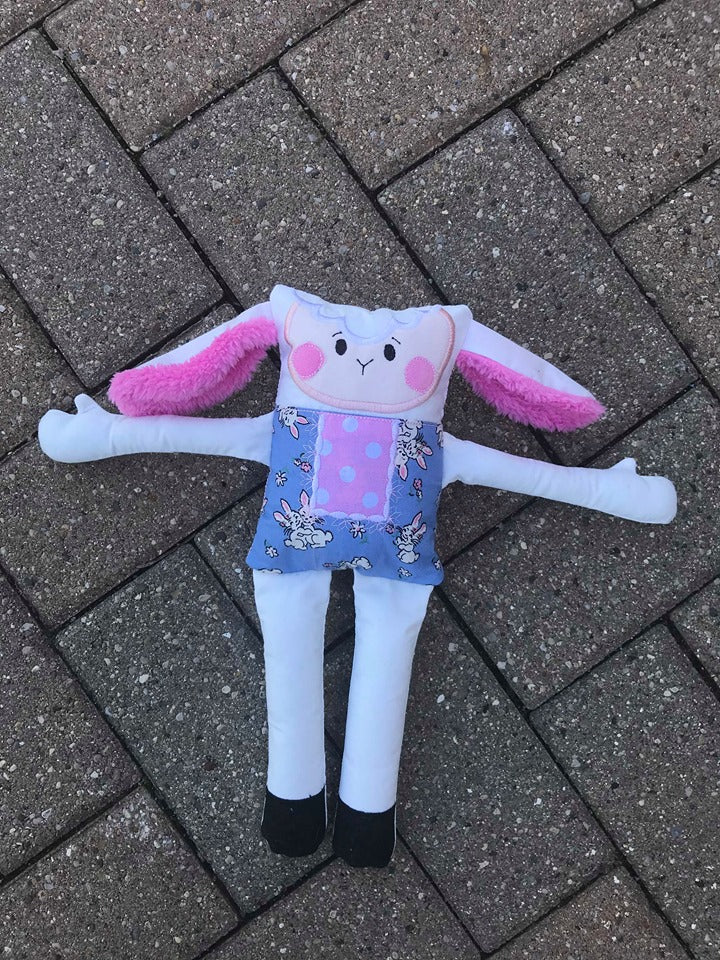 ITH In the Hoop Stuffie Farm Lamb 5x7 machine embroidery design