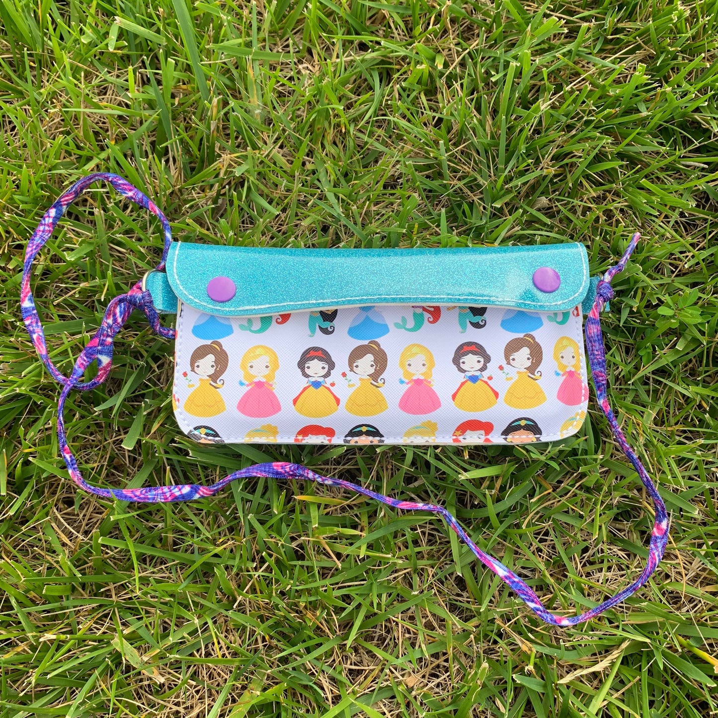Wristlet with Credit Card & Cell phone pockets ITH