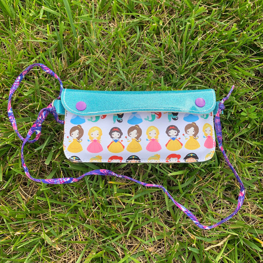 Wristlet with Credit Card & Cell phone pockets ITH