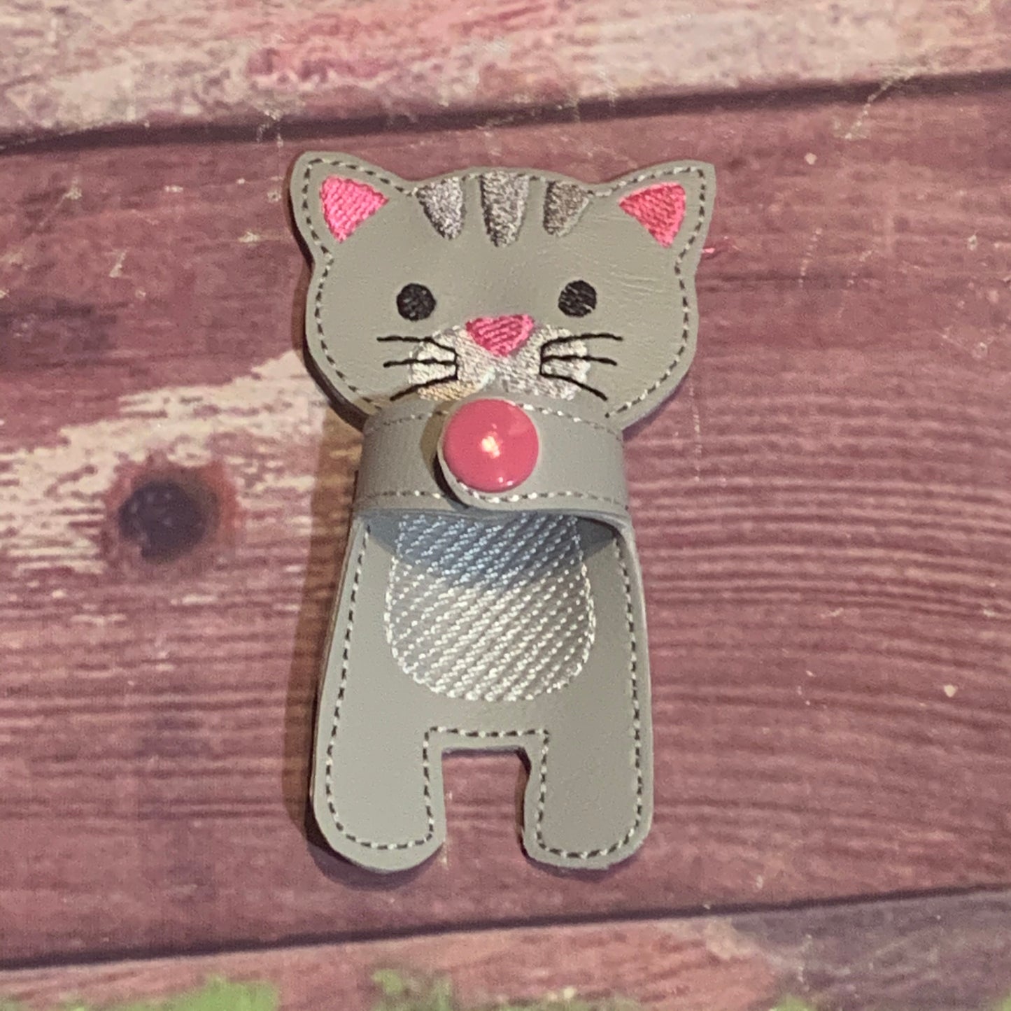 ITH Kitty Cat Hugger