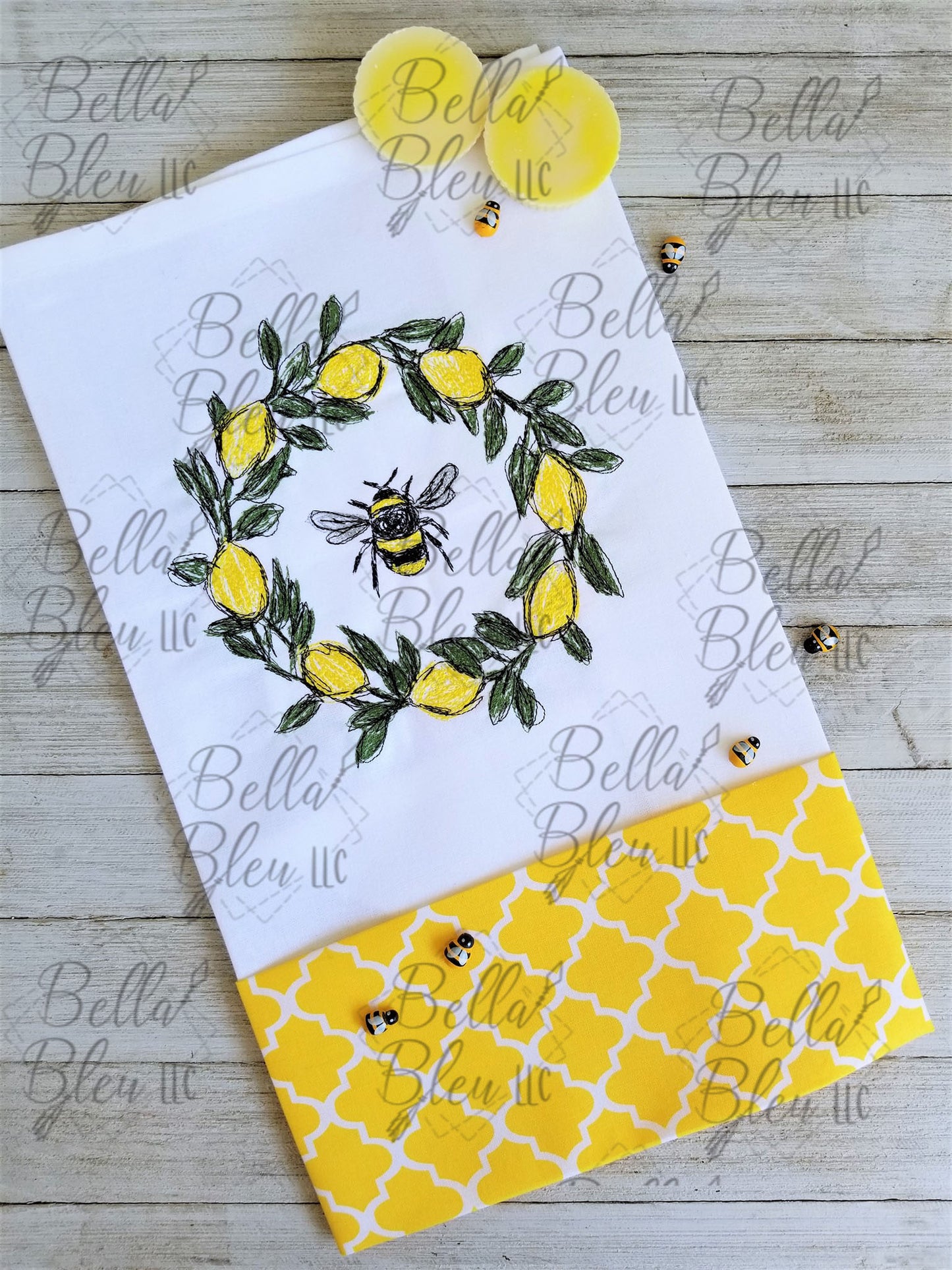 Scribble Lemon Wreath with Bee